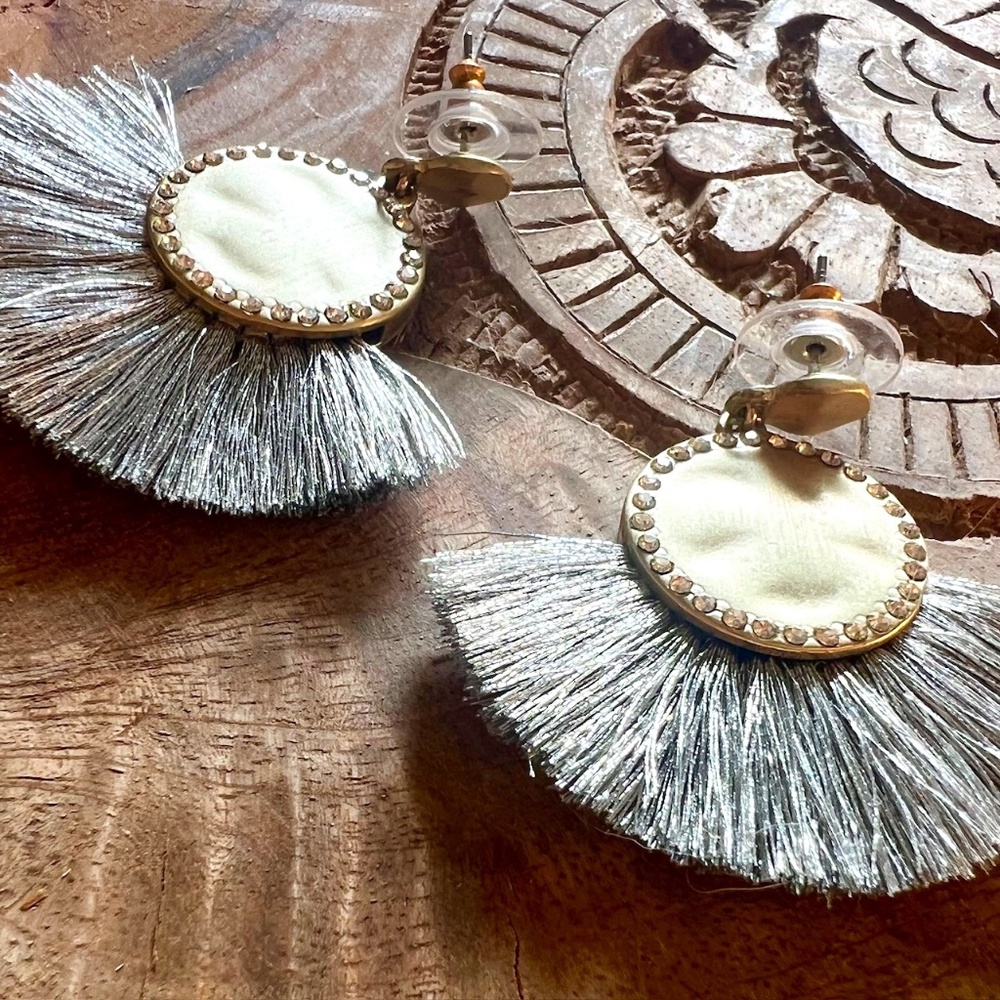 Express Earrings - Light Silver